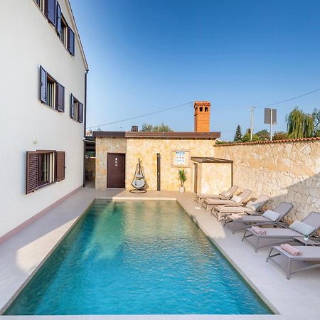 Villa Miromar App Пула Екстериор снимка